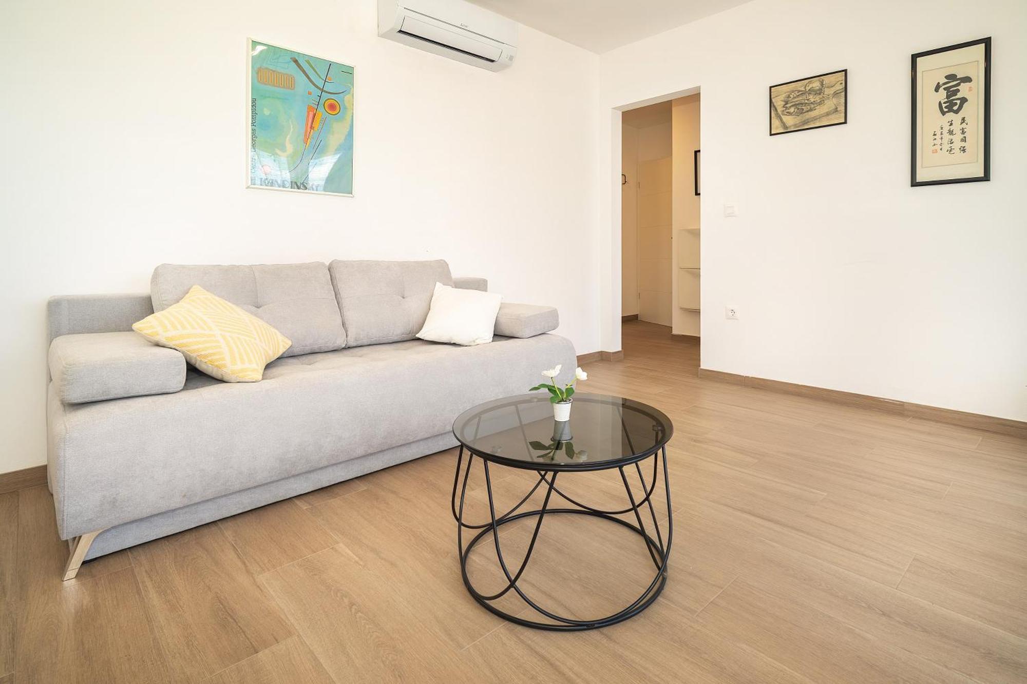 Poolside Apartments Anabella バスカ エクステリア 写真