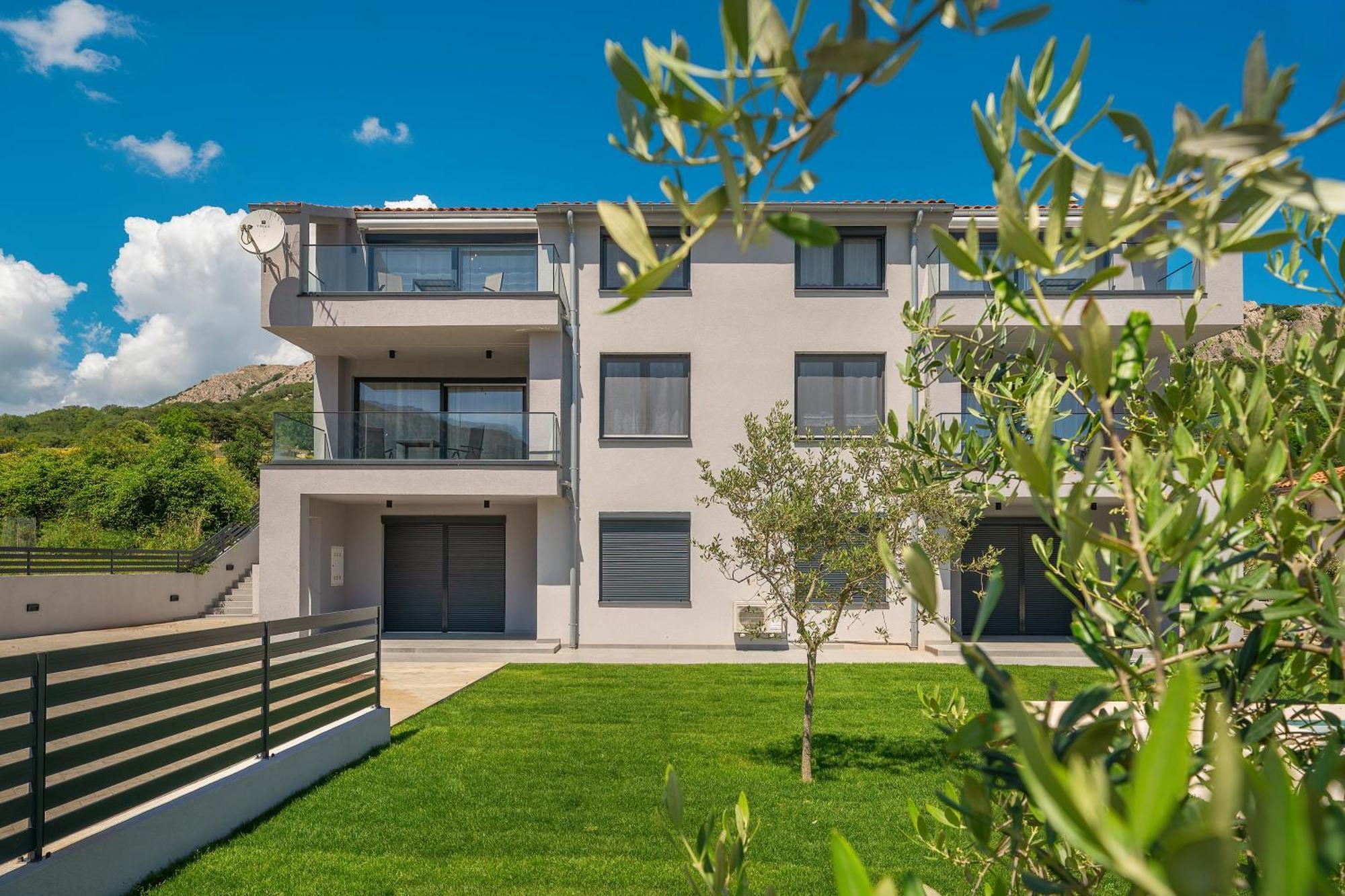 Poolside Apartments Anabella バスカ エクステリア 写真