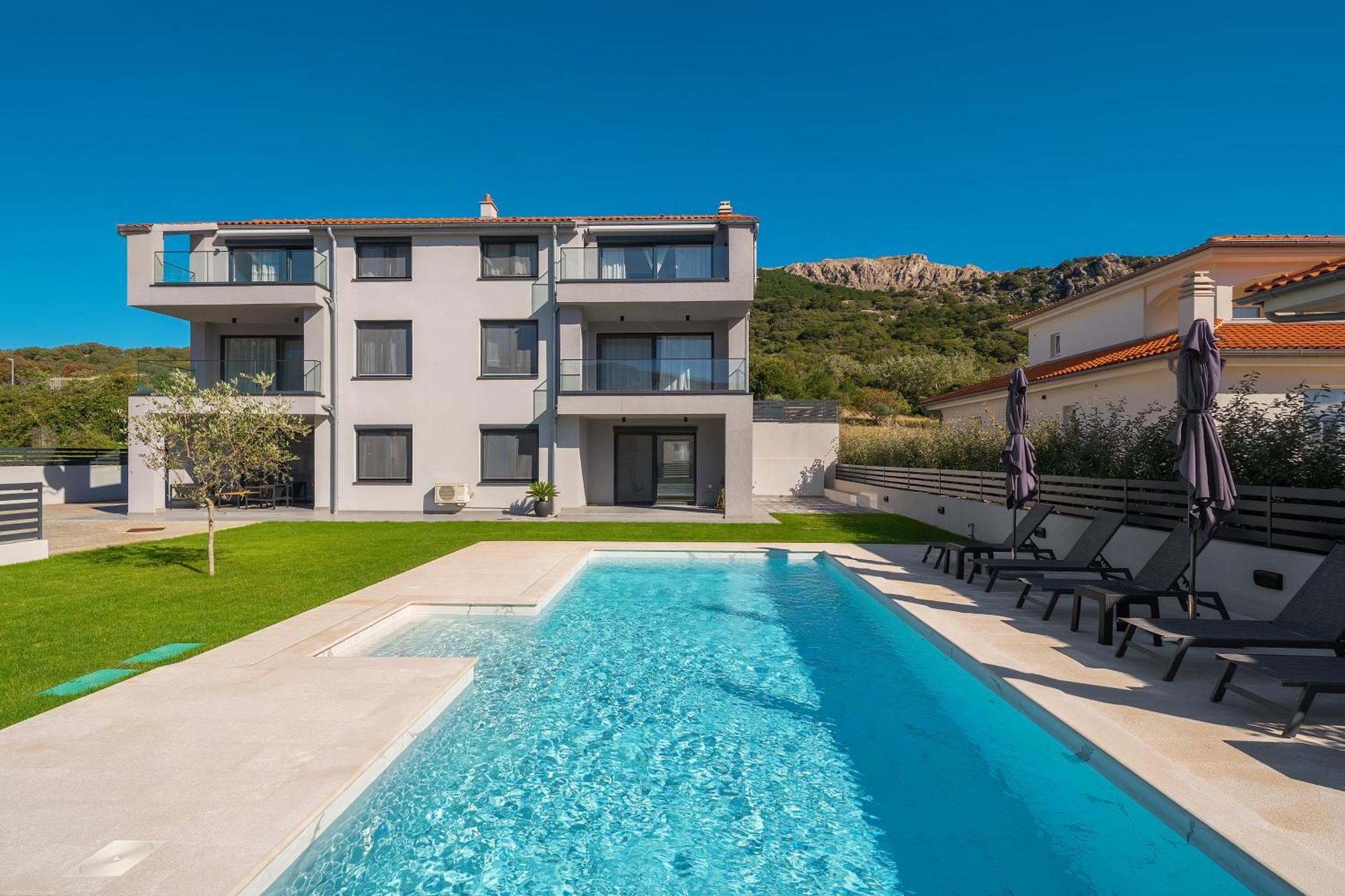 Poolside Apartments Anabella バスカ エクステリア 写真